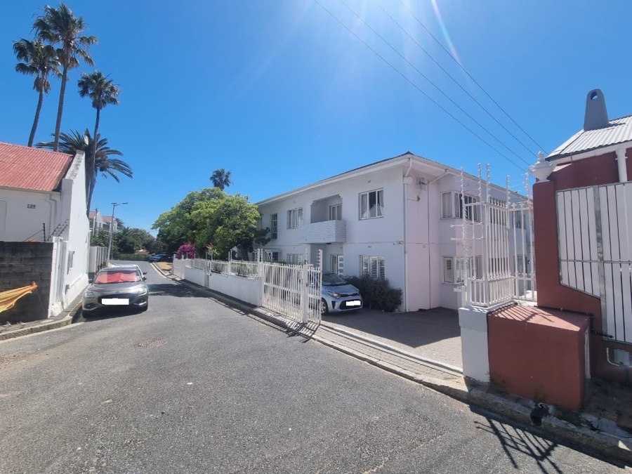 To Let 1 Bedroom Property for Rent in Gardens Western Cape